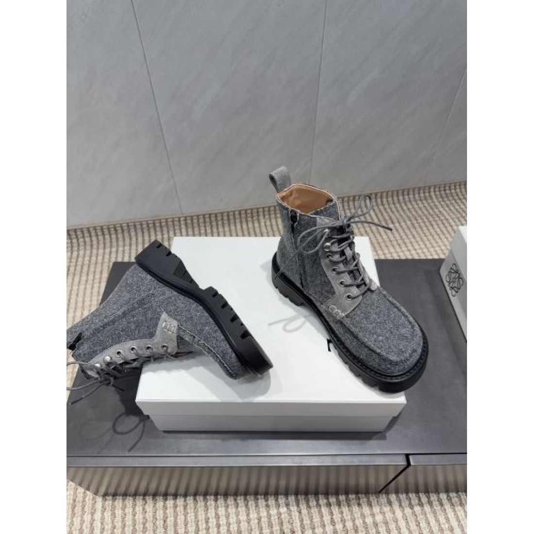 上質 落ち着き LOEWE ロエベ スーパーコピー ブーツ シンプル 洗練