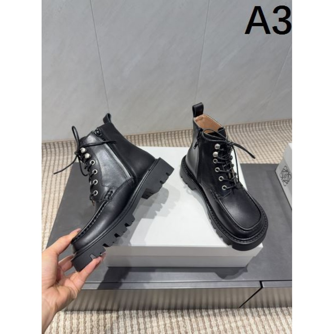 ミニマル 上品 LOEWE ロエベ スーパーコピー ブーツ 洗練 大人向け