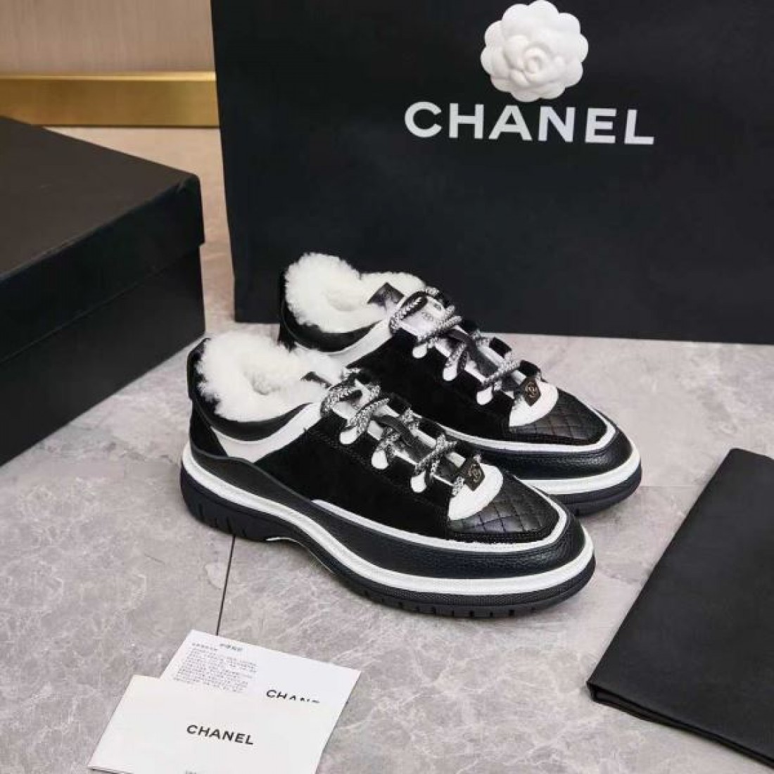 シンプル 高品質 CHANEL シャネル コピー カジュアルシューズ 上品 落ち着き