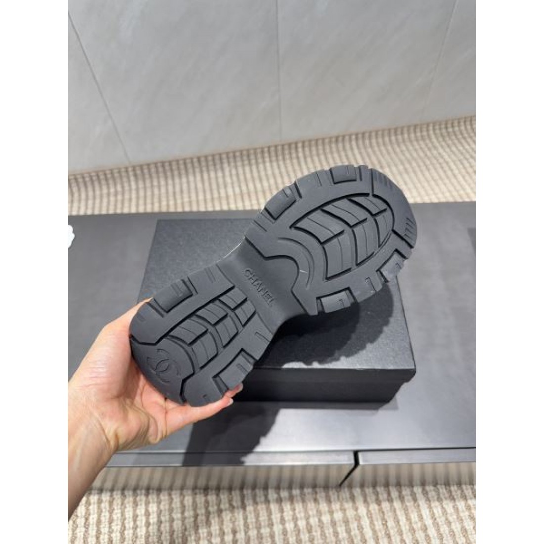  モダン 高級感 CHANEL シャネル コピー カジュアルシューズ 洗練 安定感