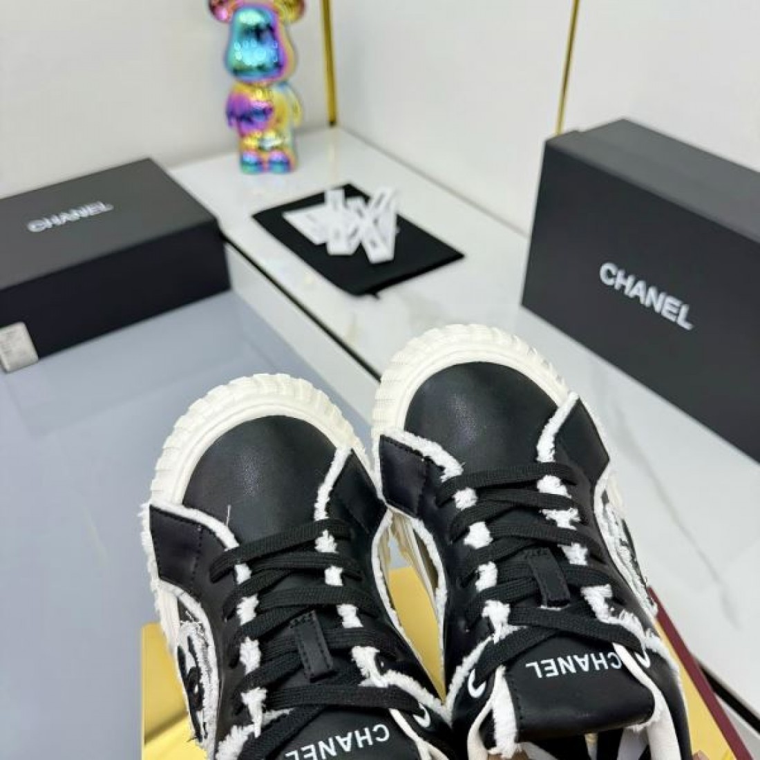 シンプル 上品 CHANEL シャネル コピー カジュアルシューズ 落ち着き 大人向け