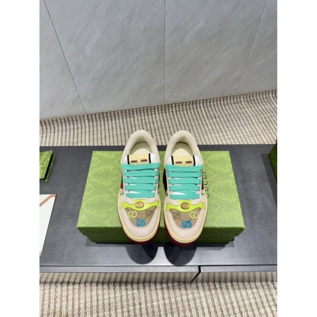 上品 高級感 GUCCI グッチ コピー カジュアルシューズ 洗練 定番