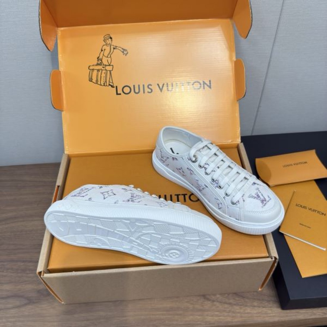 上質 高級感 LOUIS VUITTON ルイヴィトン コピー カジュアルシューズ 洗練 定番