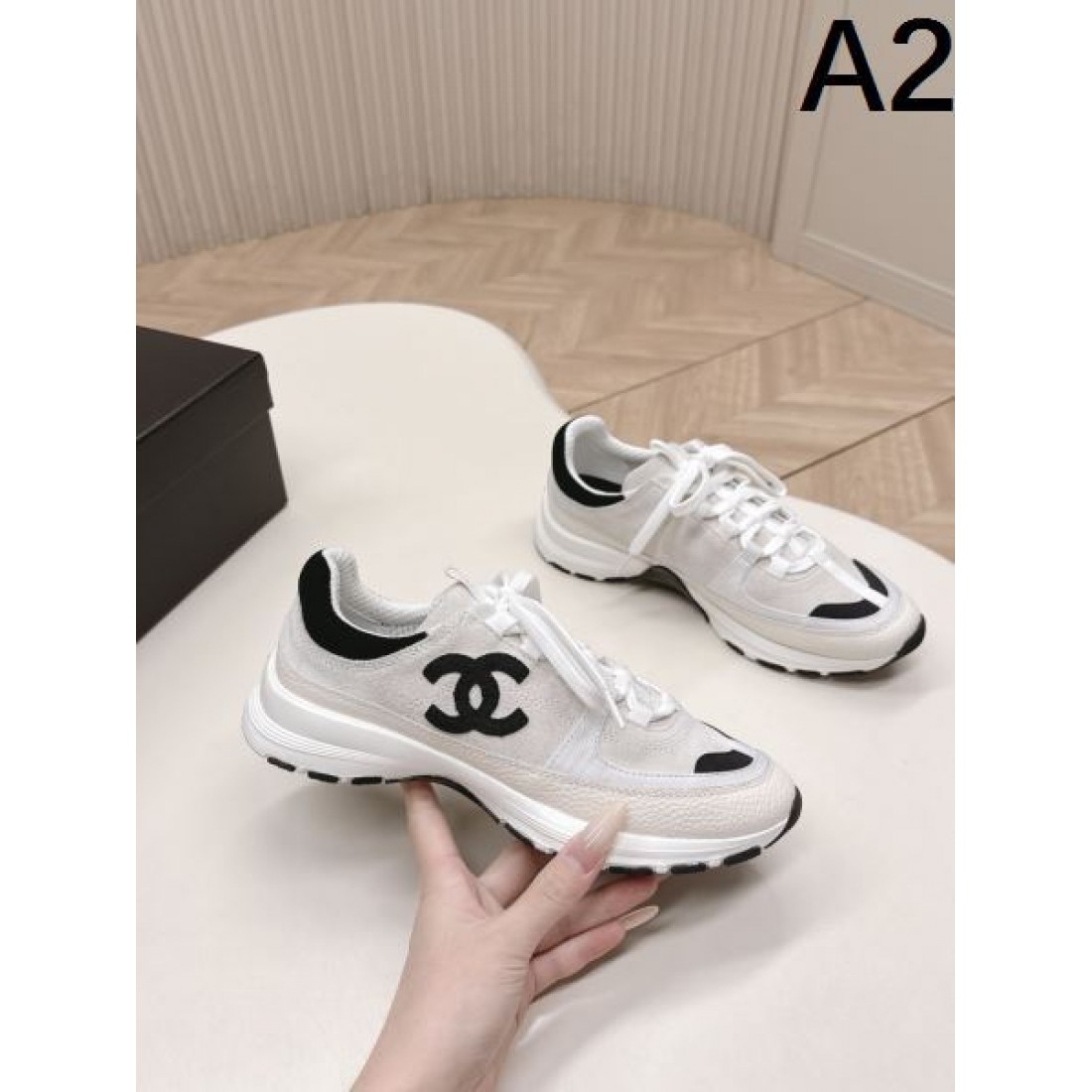 シンプル 洗練 CHANEL シャネル コピー スニーカー 高級感 定番