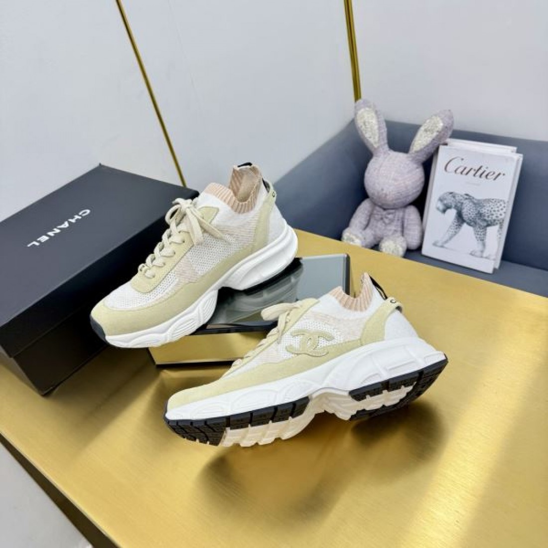 スタイリッシュ 高級感 CHANEL シャネル コピー スニーカー 洗練 人気