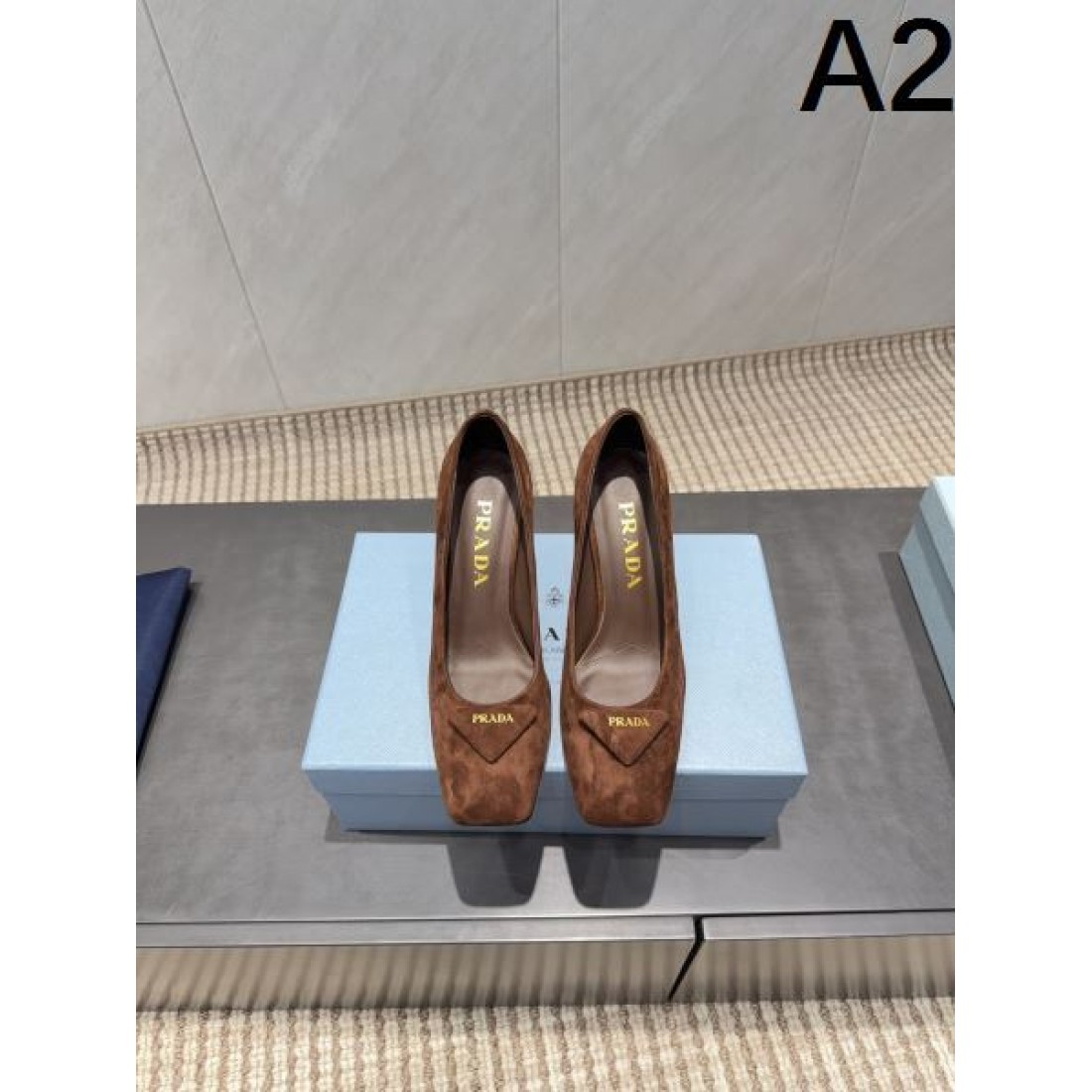 上品 高品質 PRADA プラダ コピー ハイヒール 美脚効果 洗練