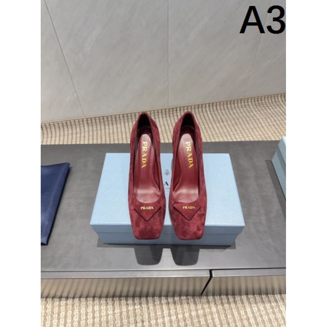 上品 高品質 PRADA プラダ コピー ハイヒール 美脚効果 洗練