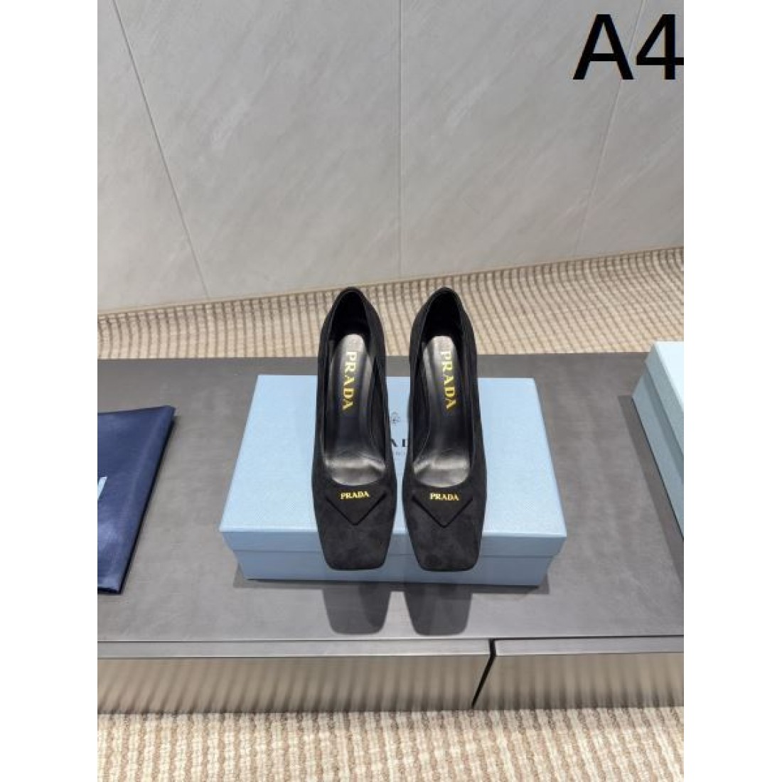 上品 高品質 PRADA プラダ コピー ハイヒール 美脚効果 洗練