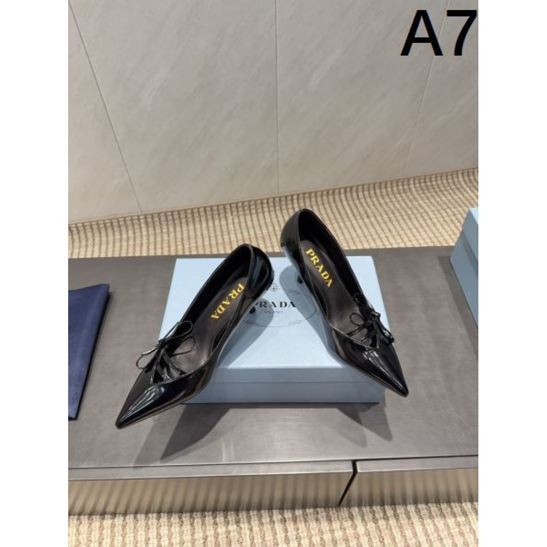  エレガント 上質 PRADA プラダ コピー ハイヒール 洗練 高級感