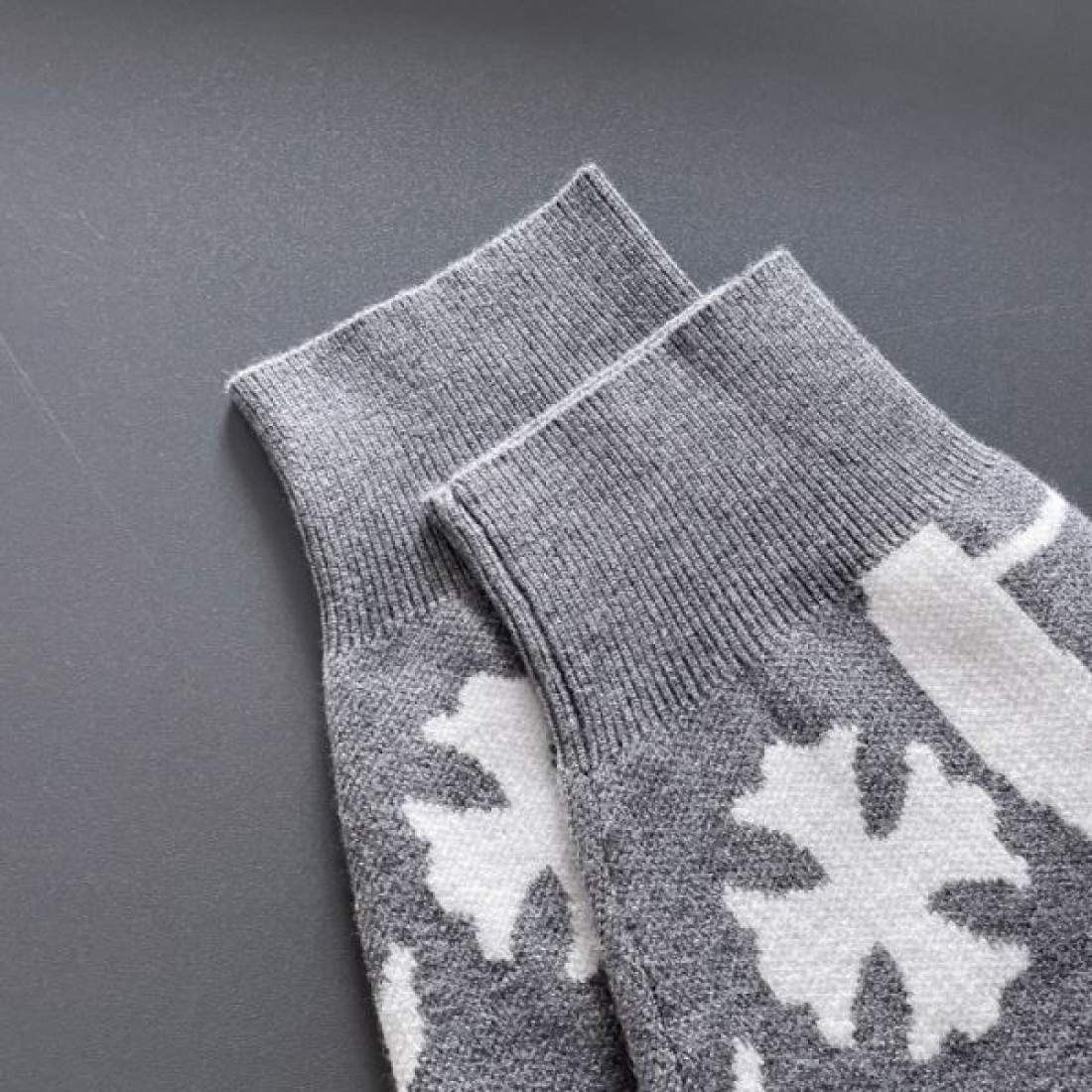  ハード 重厚感 個性派 CHROME HEARTS クロムハーツ コピー セーター 存在感抜