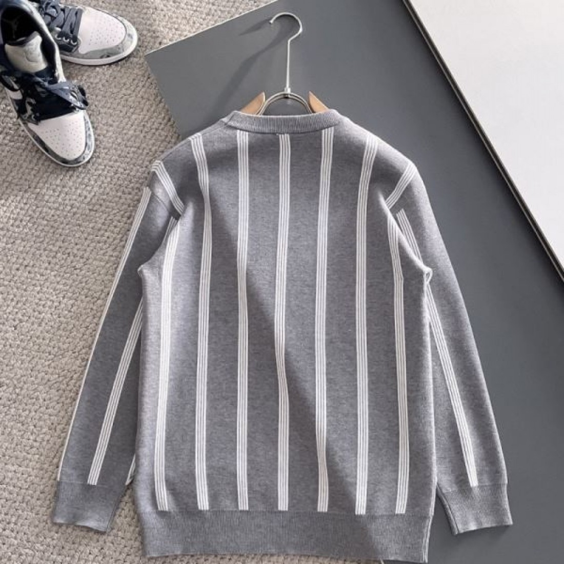 フェミニン 繊細 上質感 DIOR ディオール コピー セーター 美シルエット 洗練 