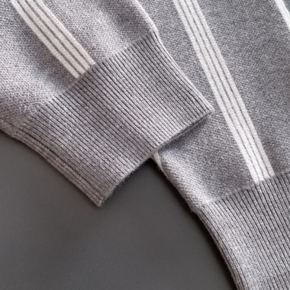 フェミニン 繊細 上質感 DIOR ディオール コピー セーター 美シルエット 洗練 