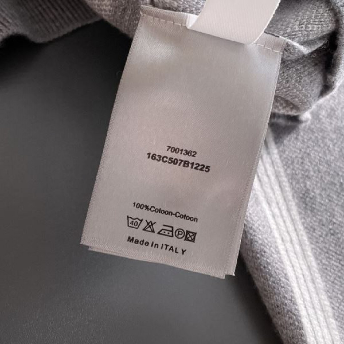 フェミニン 繊細 上質感 DIOR ディオール コピー セーター 美シルエット 洗練 