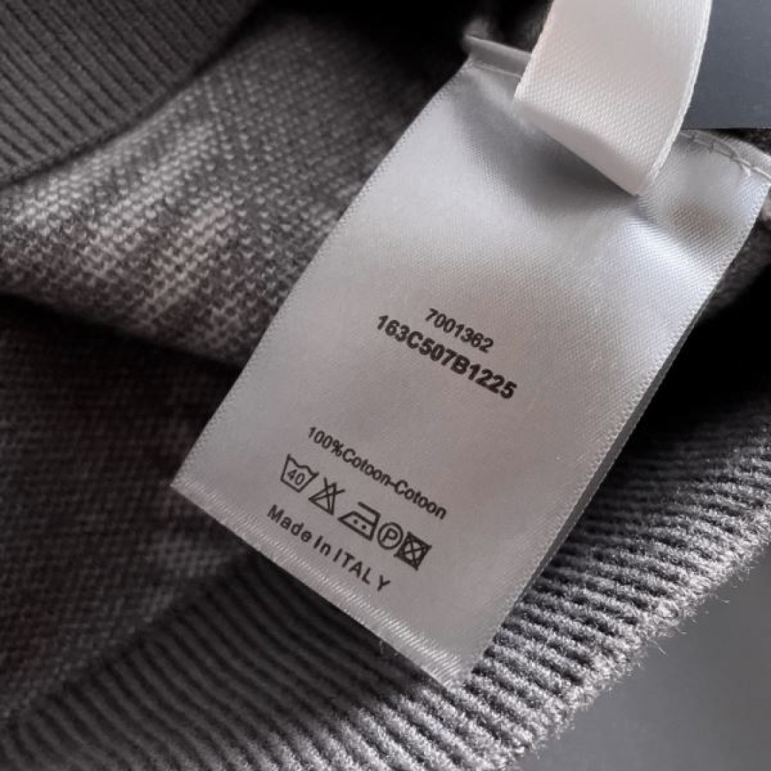 優雅 クラシカル 気品 DIOR ディオール コピー セーター 大人向け 上質 高評価