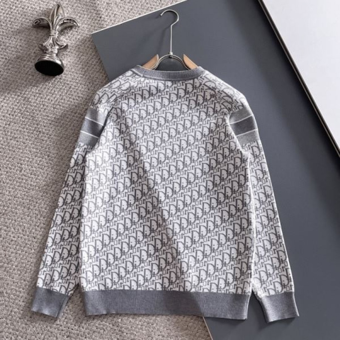 上品 ミニマル 高級 DIOR ディオール コピー セーター 落ち着き きれいめ 定番