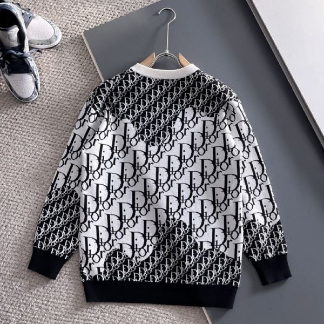 繊細 フェミニン 上質感 DIOR ディオール コピー セーター 美シルエット 洗練 人気