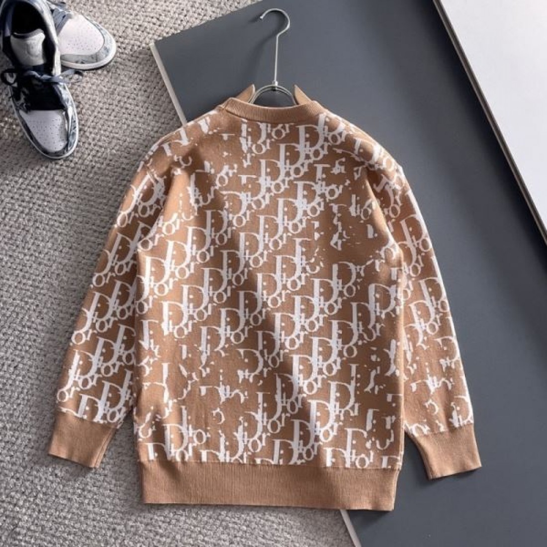 優雅 クラシカル 気品 DIOR ディオール コピー セーター 定番 大人っぽい 上質