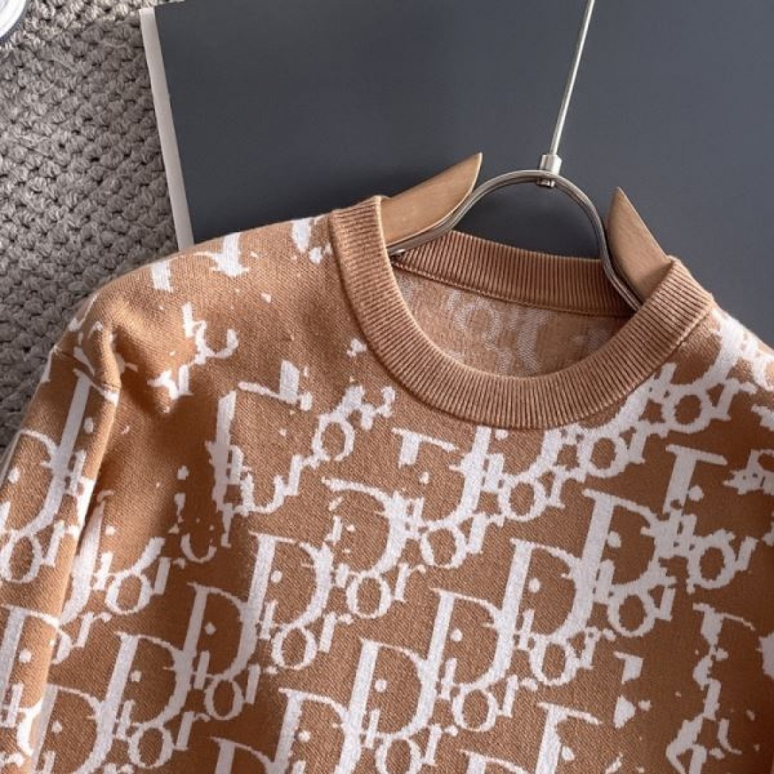 優雅 クラシカル 気品 DIOR ディオール コピー セーター 定番 大人っぽい 上質