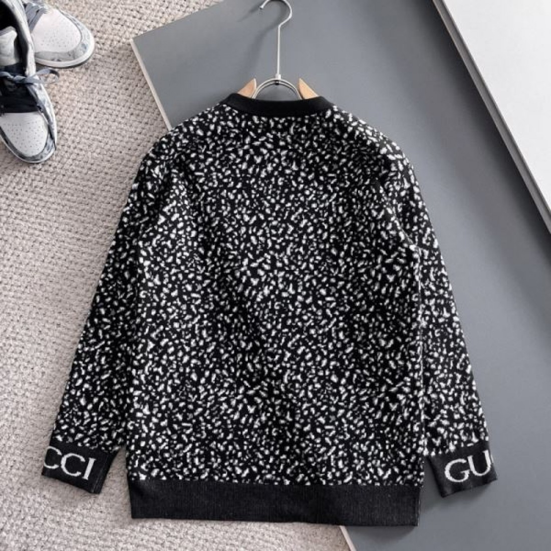モード感 派手 高級感 GUCCI グッチ コピー セーター 主役級 デザイン性 人気