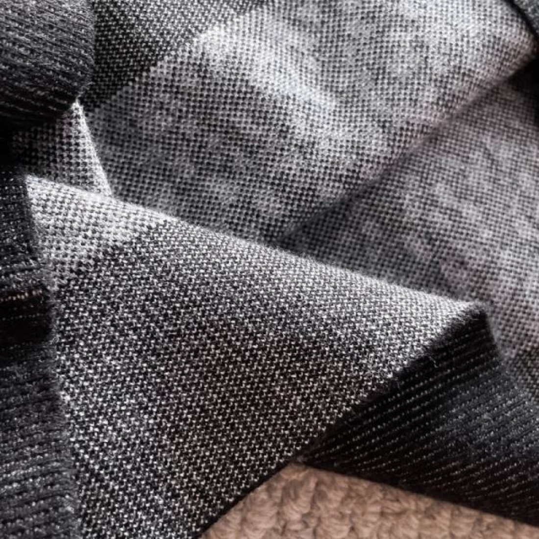 モード感 派手 高級感 GUCCI グッチ コピー セーター 主役級 デザイン性 人気