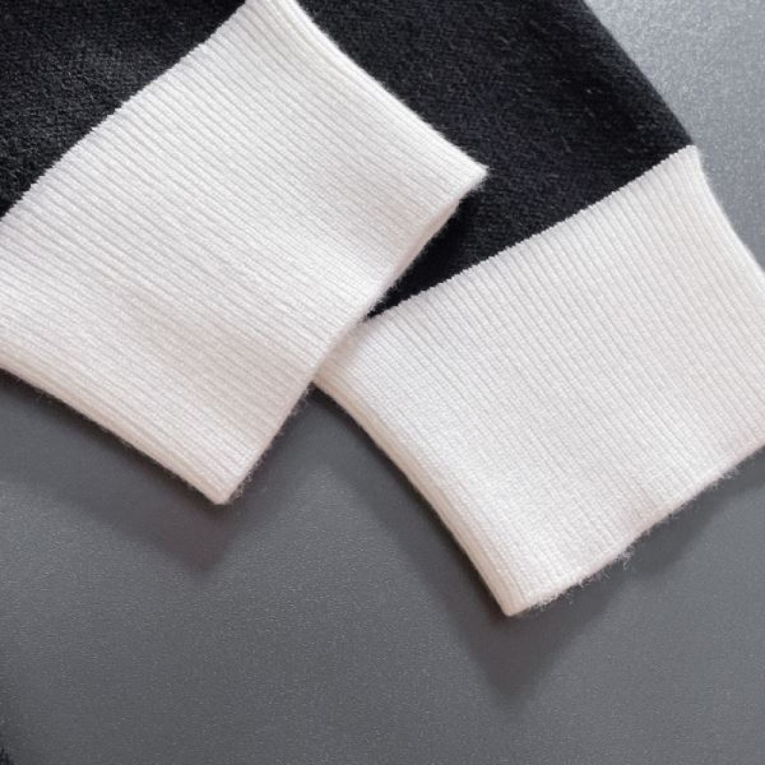  華やか トレンド 個性派 GUCCI グッチ コピー セーター インパクト おしゃれ 注目