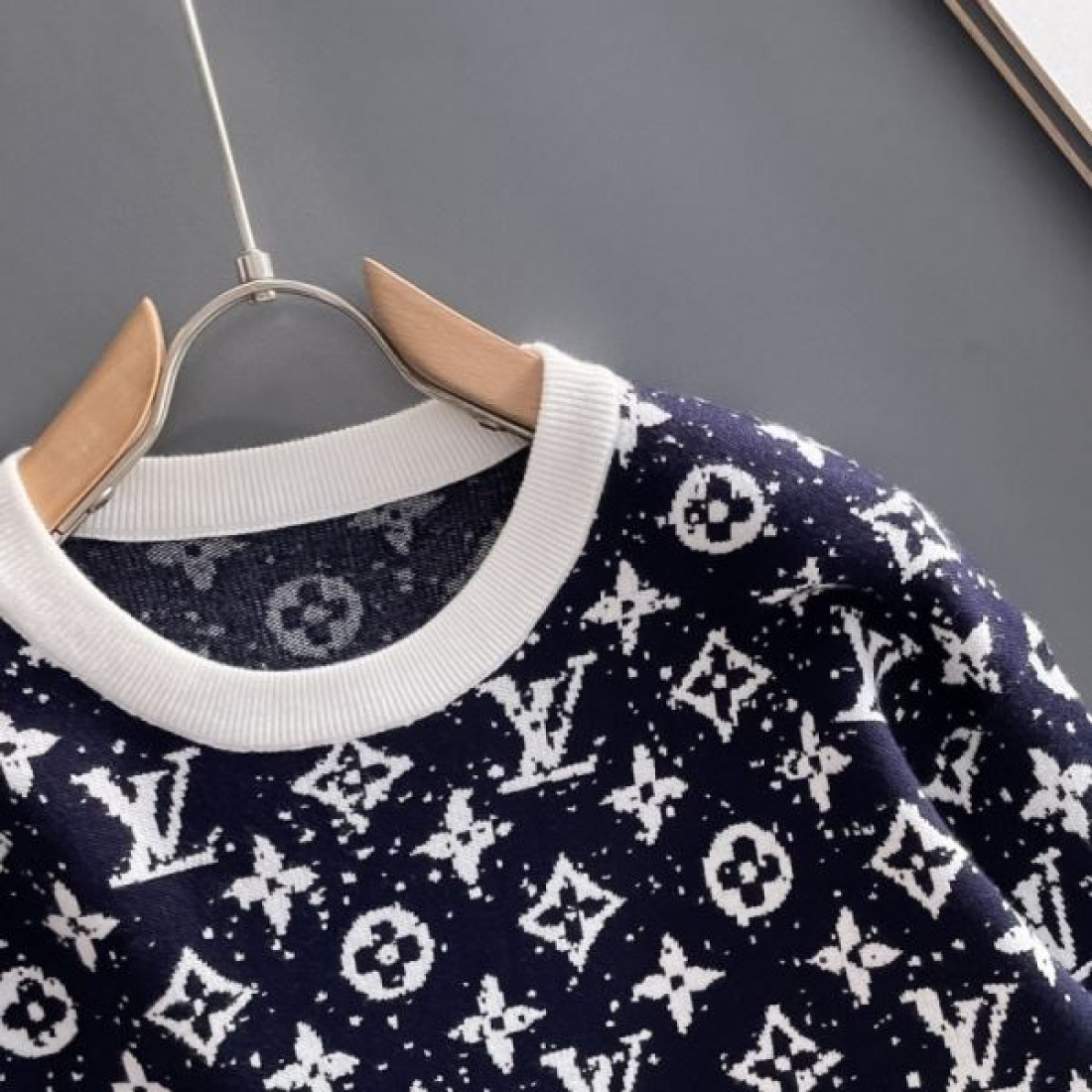  ラグジュアリー モダン 上質 LOUIS VUITTON ルイヴィトン コピー セーター 洗練 