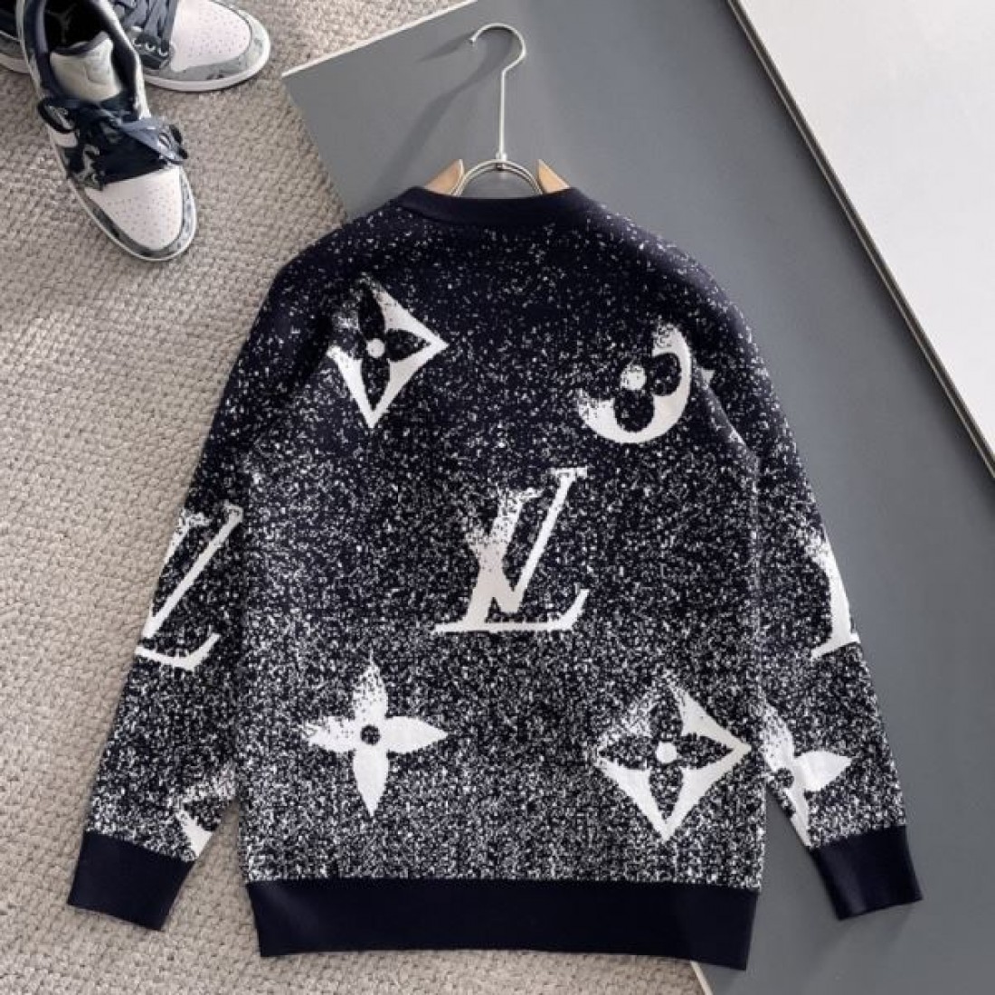 高級感 上品 洗練 LOUIS VUITTON ルイヴィトン コピー セーター 定番 おしゃれ