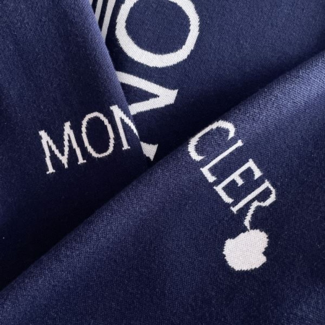  暖かい 機能的 プレミアム MONCLER モンクレール コピー セーター 高品質 冬向け