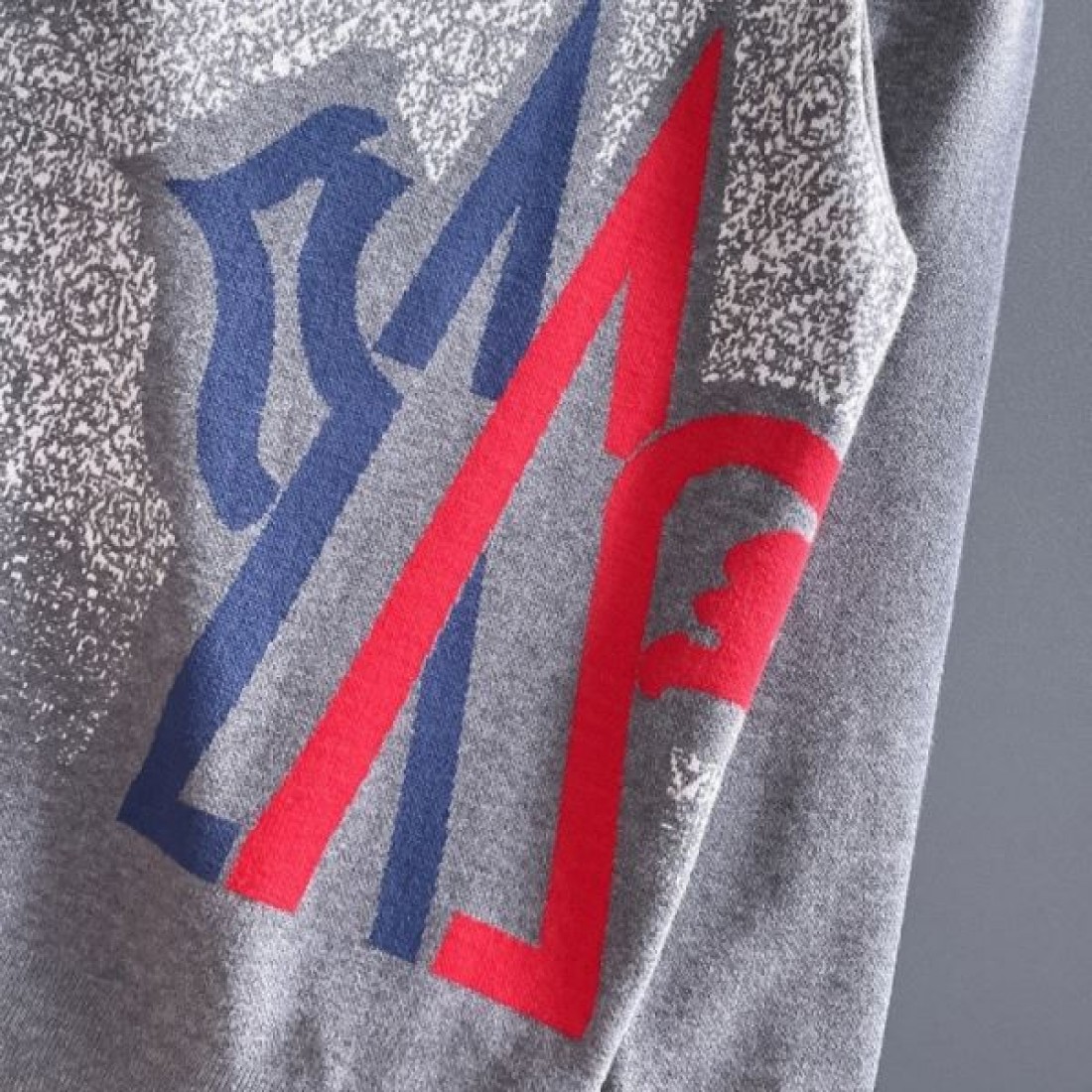 ボリューム感 高性能 上質感 MONCLER モンクレール コピー セーター 防寒 快適 