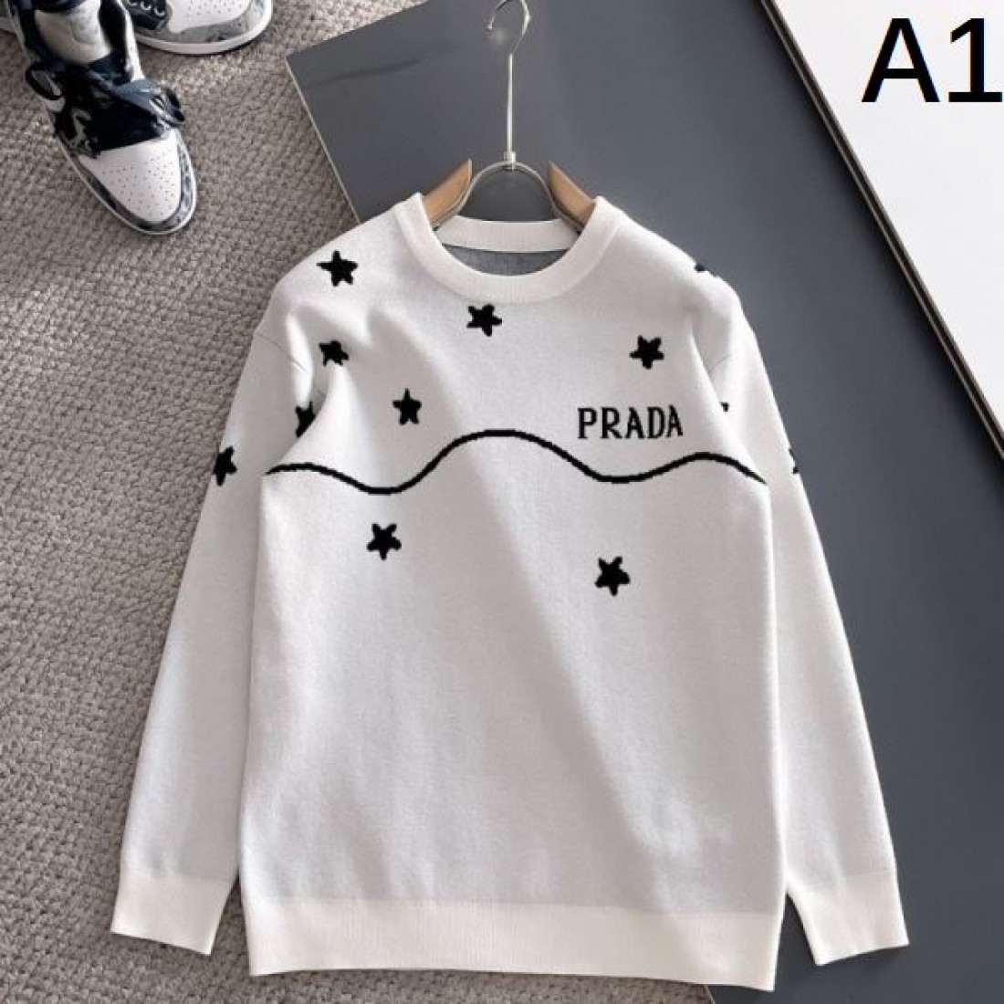 シンプル 都会的 上品 PRADA プラダ コピー セーター 大人っぽい ミニマル 人気