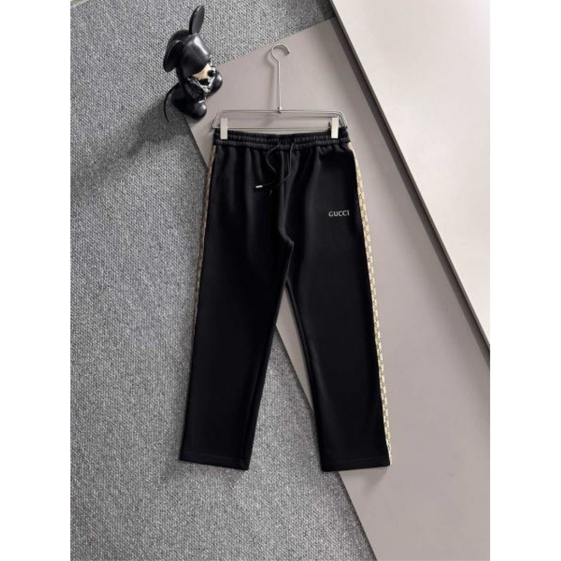 大胆 モード 派手 GUCCI グッチ コピー 上下セット 差別化 インパクト 注目度