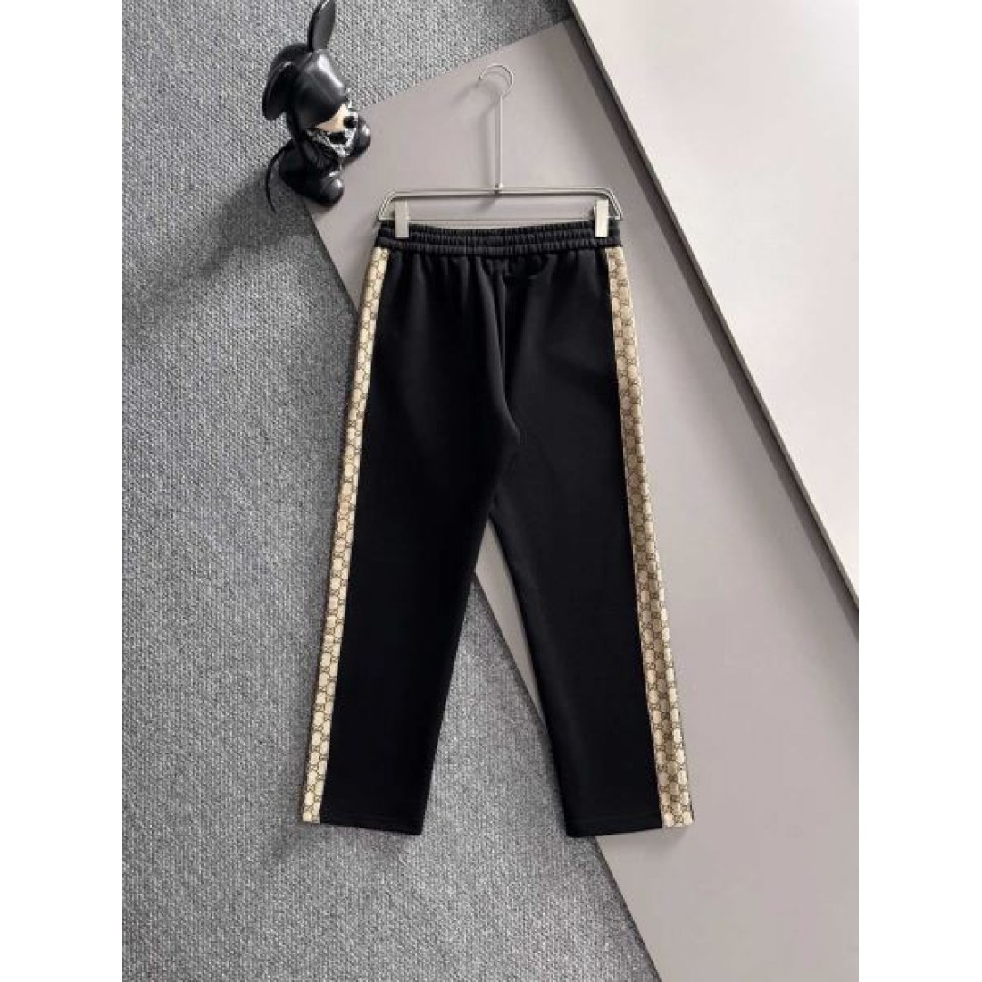 大胆 モード 派手 GUCCI グッチ コピー 上下セット 差別化 インパクト 注目度