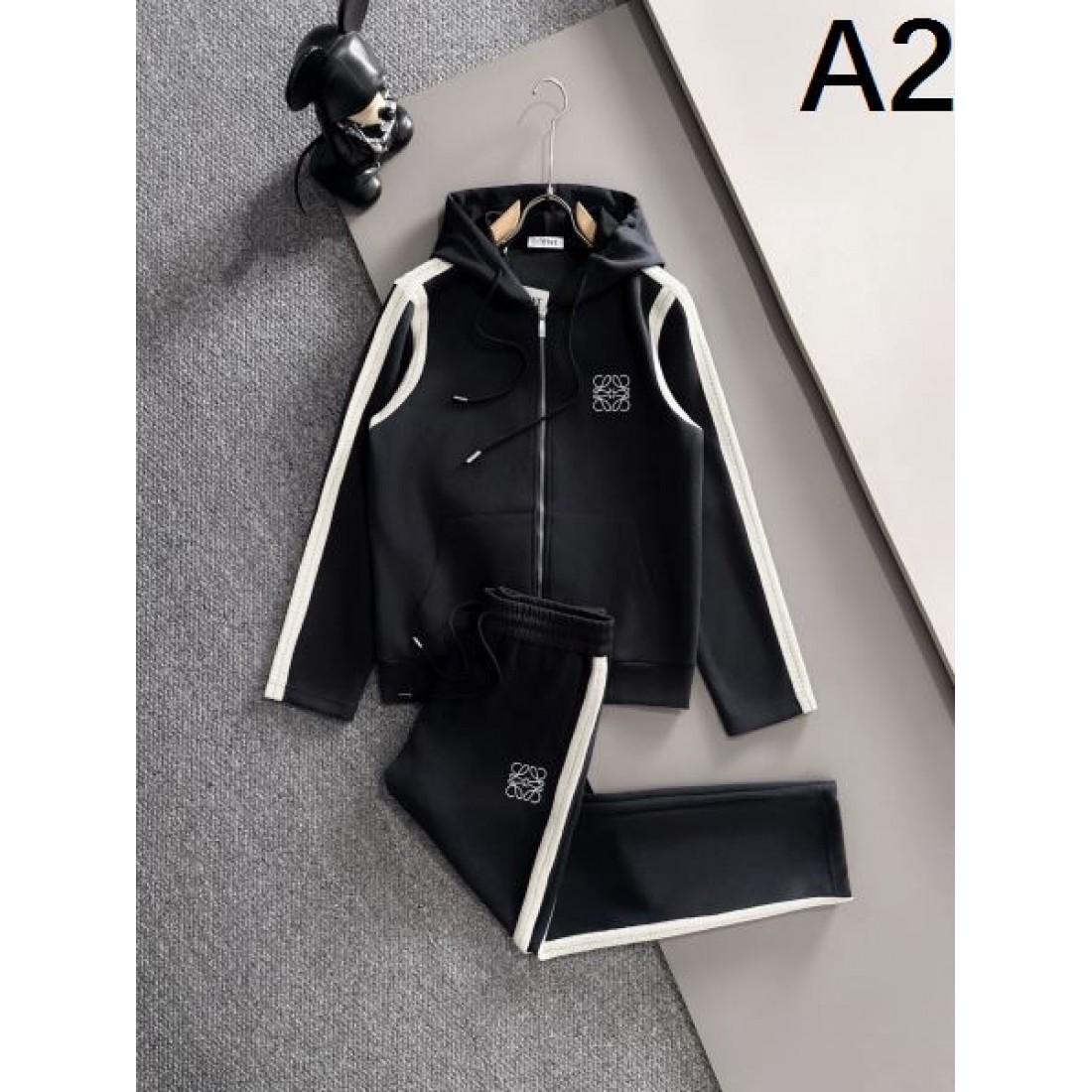 ミニマル 気品 ナチュラル LOEWE ロエベ コピー 上下セット 落ち着き 大人向け