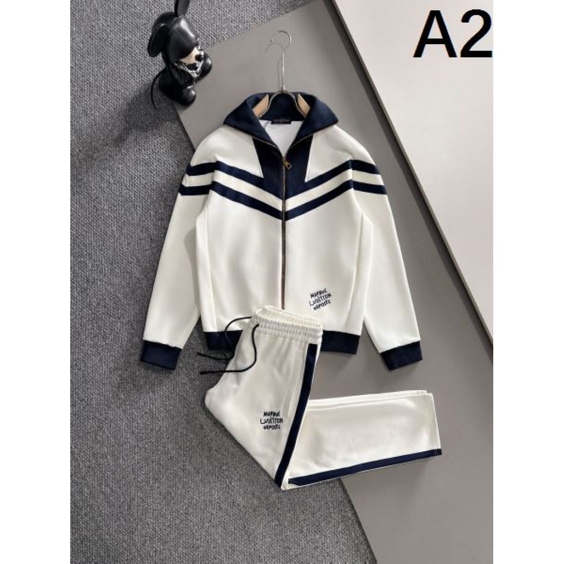 都会的 エレガント 精巧 LOUIS VUITTON ルイヴィトン コピー 上下セット 希少