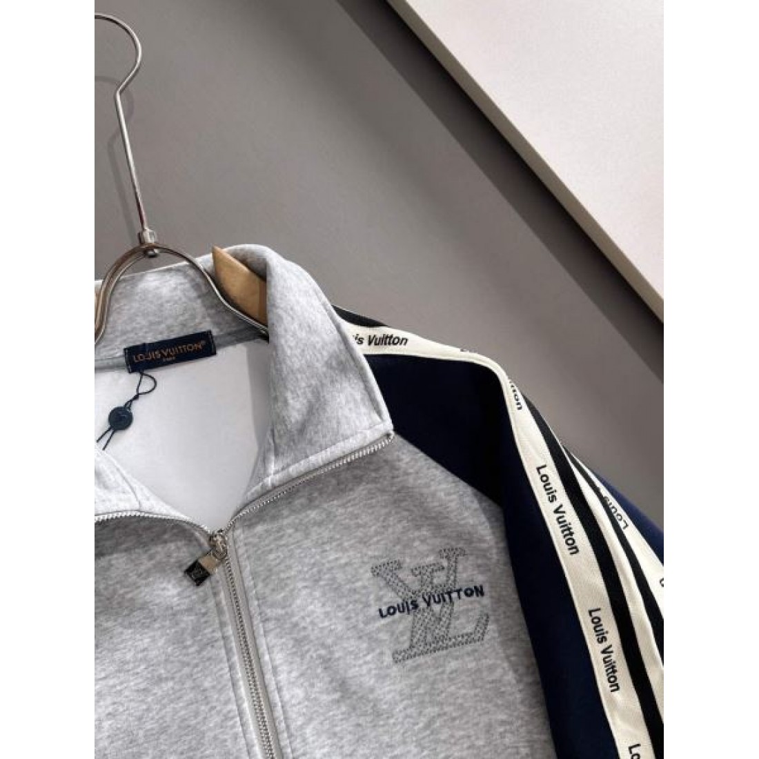 上品 トレンド スタイリッシュ LOUIS VUITTON ルイヴィトン コピー 上下セット 人気 