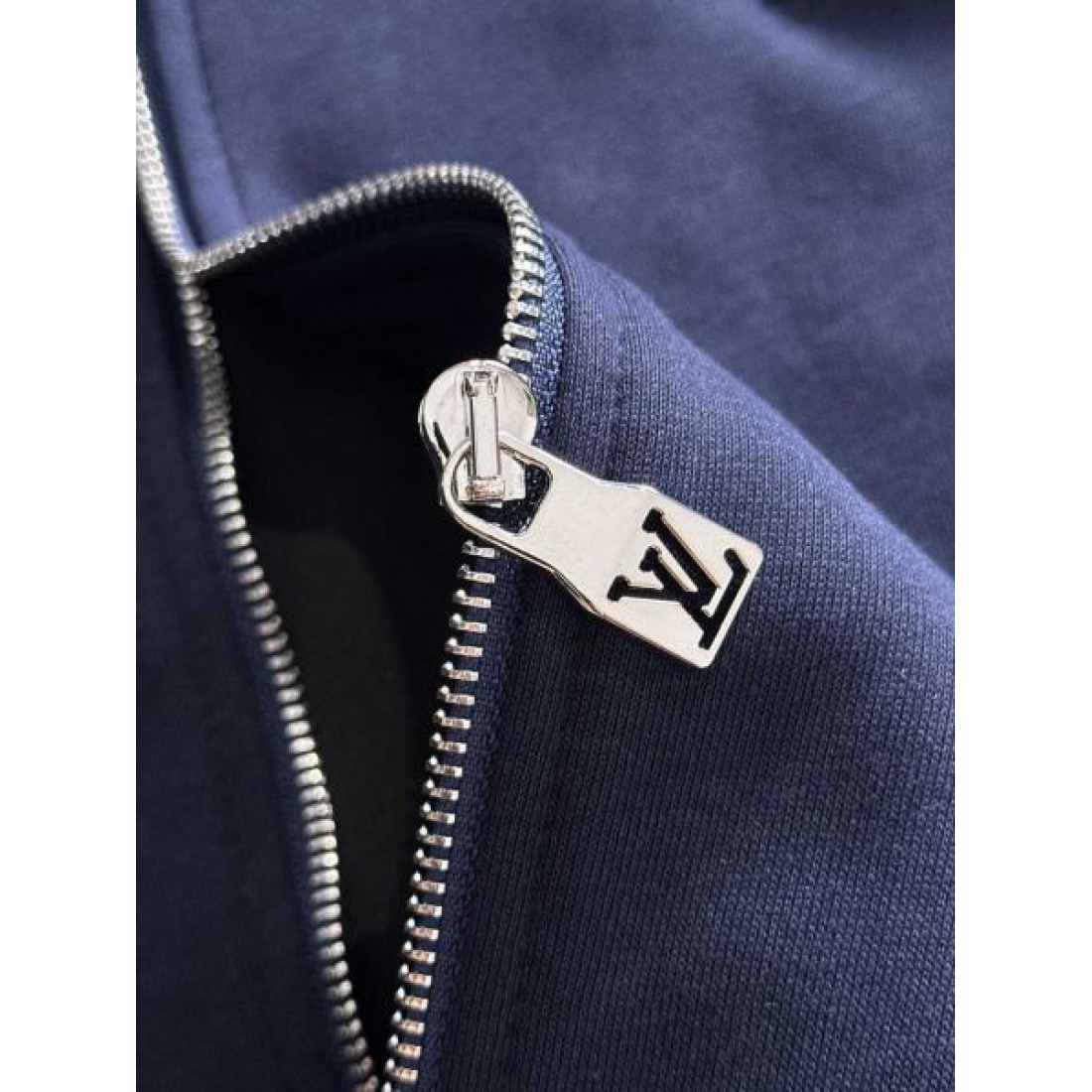 ラグジュアリー 正規品 LOUIS VUITTON ルイヴィトン コピー 上下セット 高品質 人気