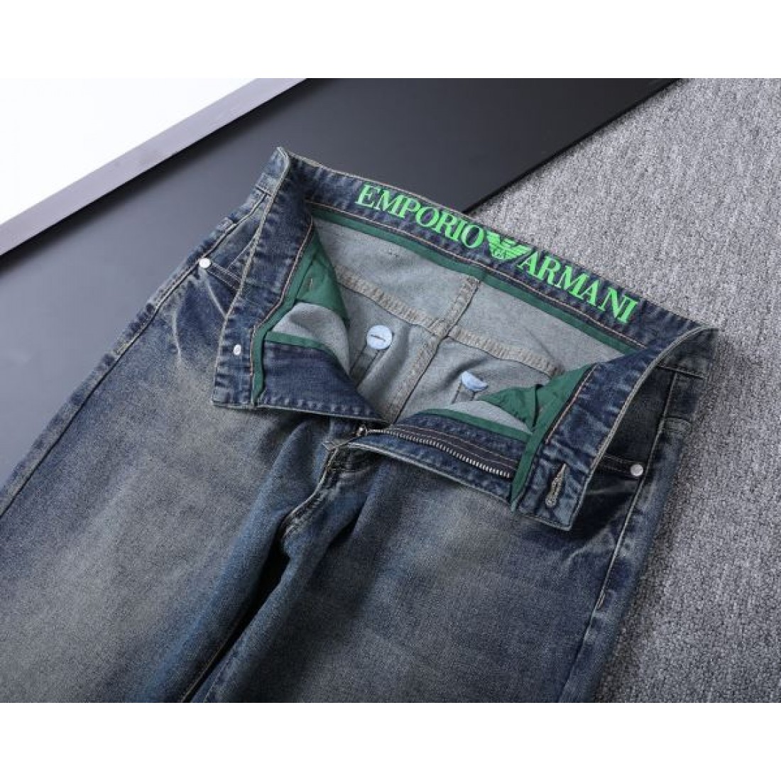 シンプル 高級感 ARMANI アルマーニ コピー ジーパン 洗練 定番
