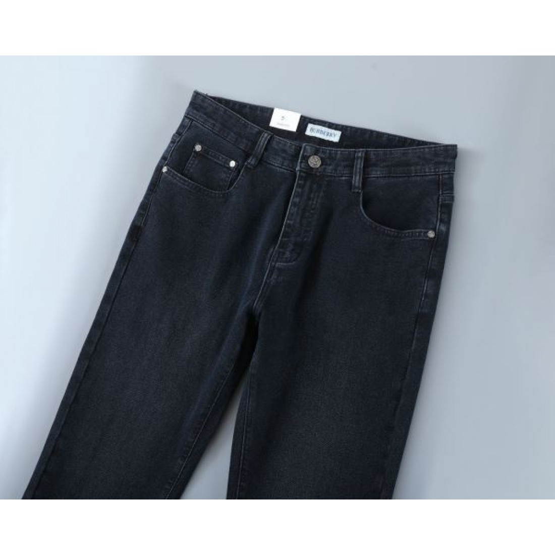 落ち着き 上質 BURBERRY バーバリー コピー ジーパン 洗練 大人向け