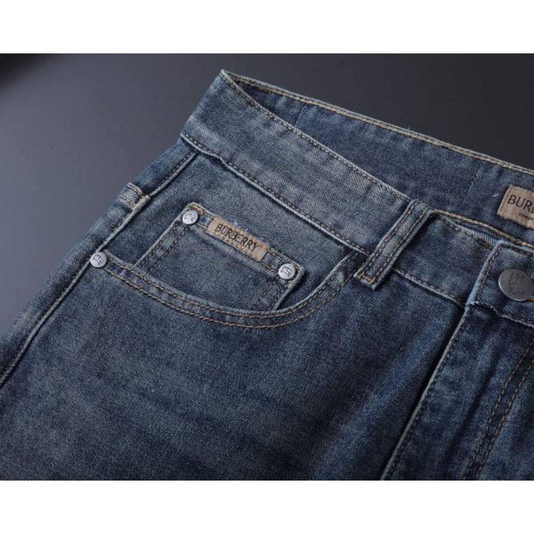 上品 クラシック BURBERRY バーバリー コピー ジーパン 定番 高品質