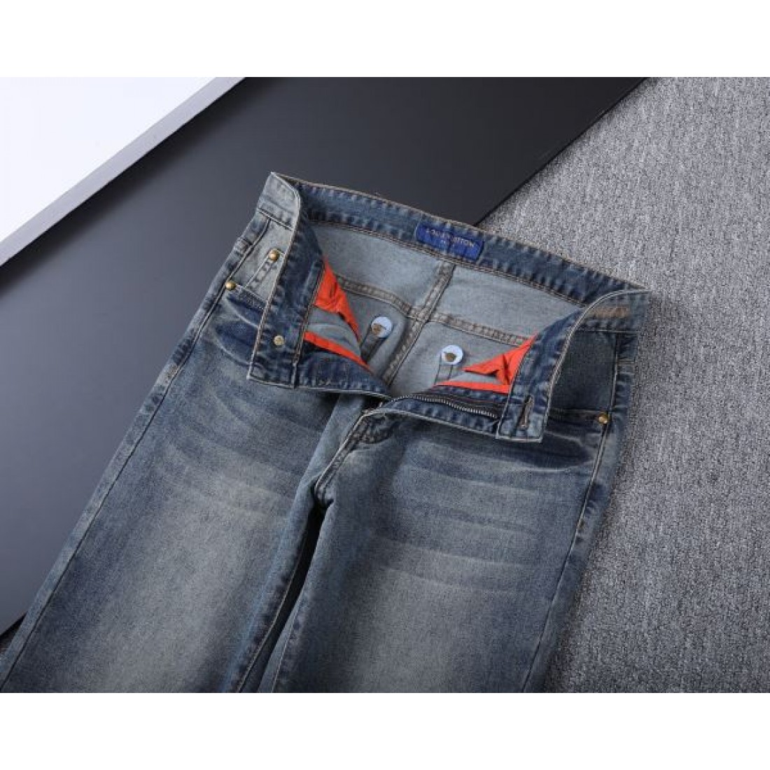 上質 高級感 LOUIS VUITTON ルイヴィトン コピー ジーパン 洗練 定番