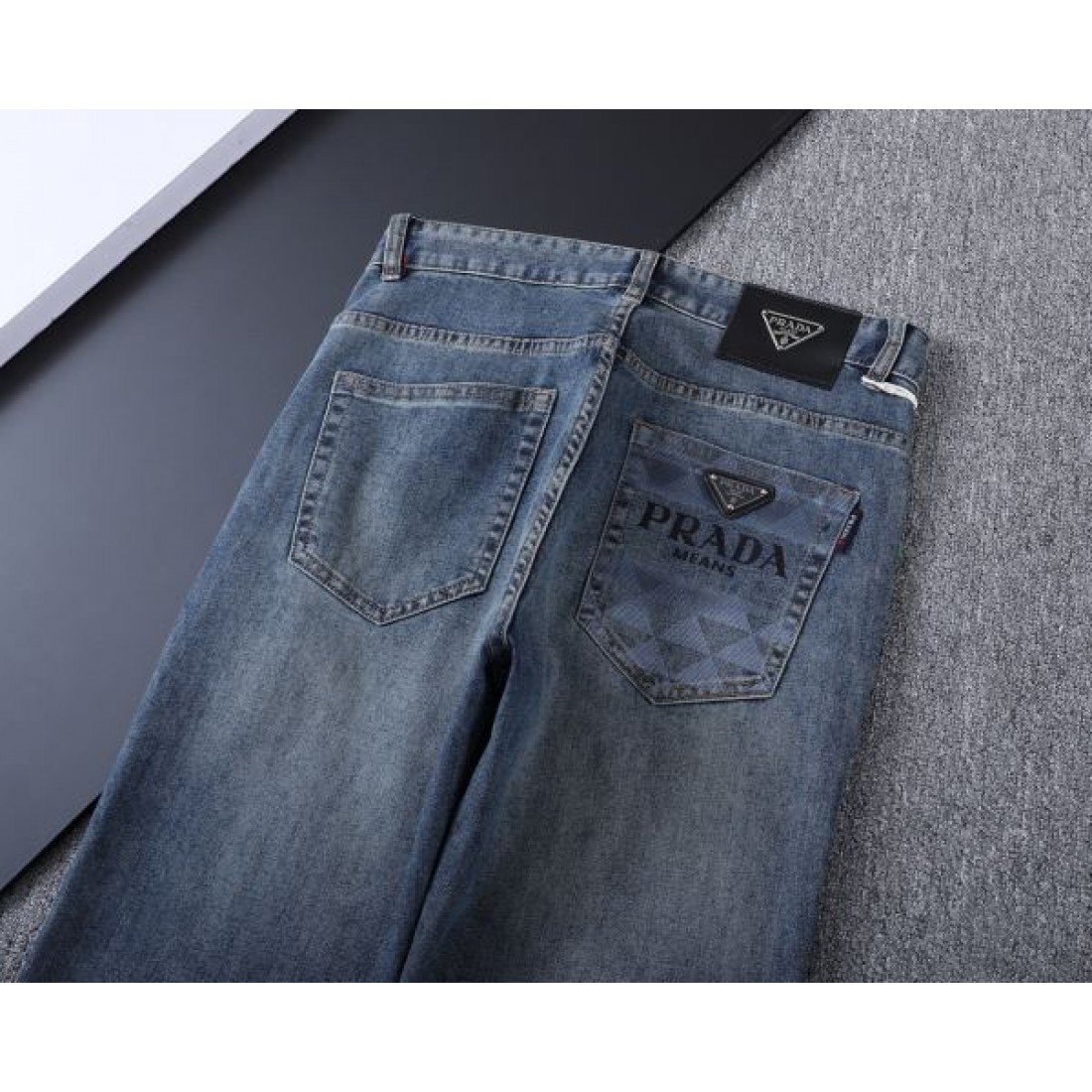 上品 高品質 PRADA プラダ スーパーコピー ジーパン 大人向け 安定感