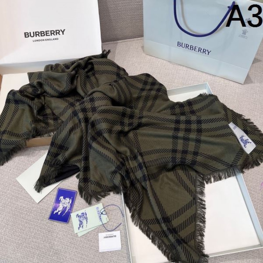 チェック柄 フリンジ付き 大判ストール 肩掛け 防寒アイテム Burberry バーバリー コピー マフラー レディース 2026新作風