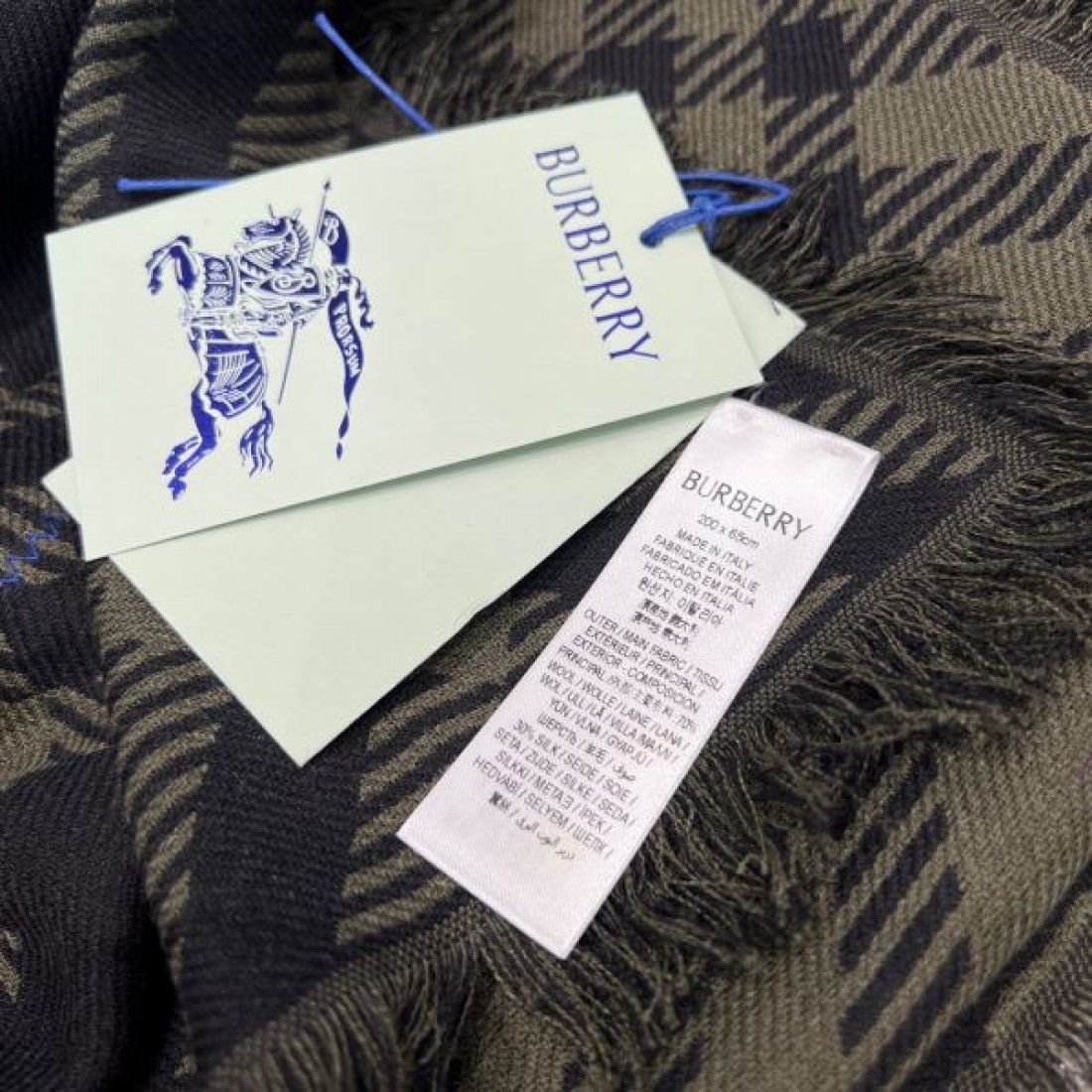 チェック柄 フリンジ付き 大判ストール 肩掛け 防寒アイテム Burberry バーバリー コピー マフラー レディース 2026新作風