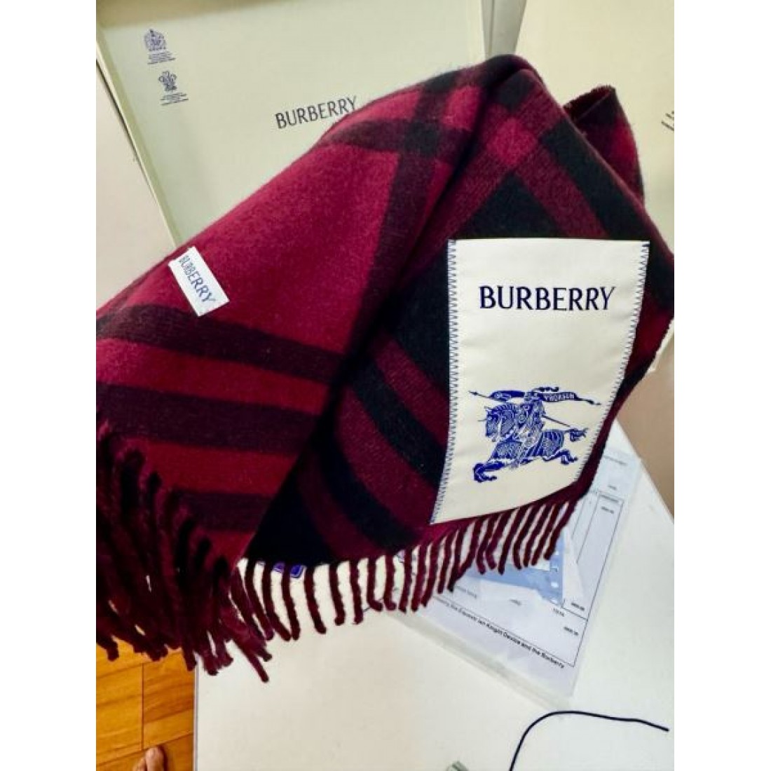 定番 高級感 BURBERRY バーバリー コピー ストール ベージュトーン×ダークラインチェック ブランド象徴パターン 大判サイズ 柔らかタッチ