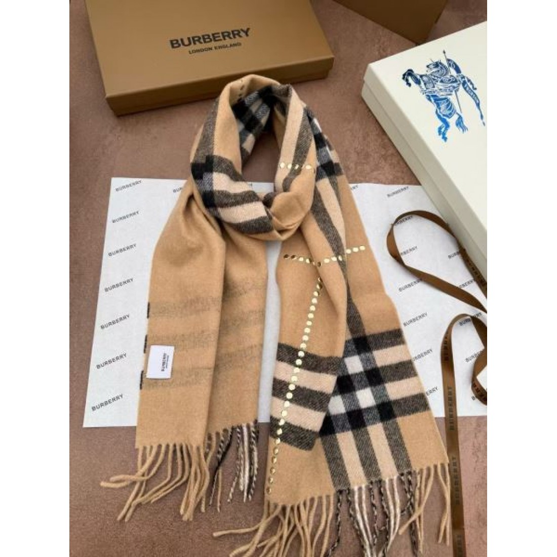 カジュアル 洗練 BURBERRY バーバリー コピー マフラー ライトキャメル×ブラックチェック フリンジディテール ロゴタグ付き 軽やか暖か デイリー使い