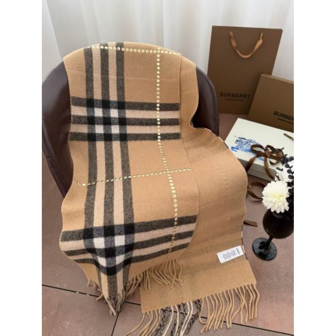 カジュアル 洗練 BURBERRY バーバリー コピー マフラー ライトキャメル×ブラックチェック フリンジディテール ロゴタグ付き 軽やか暖か デイリー使い