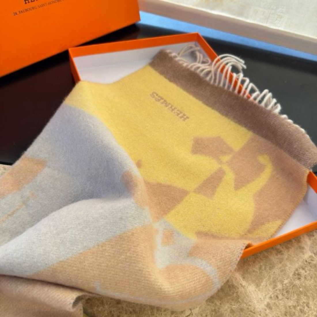高級感 エレガント 上質 エルメス スーパーコピー スカーフ HERMES