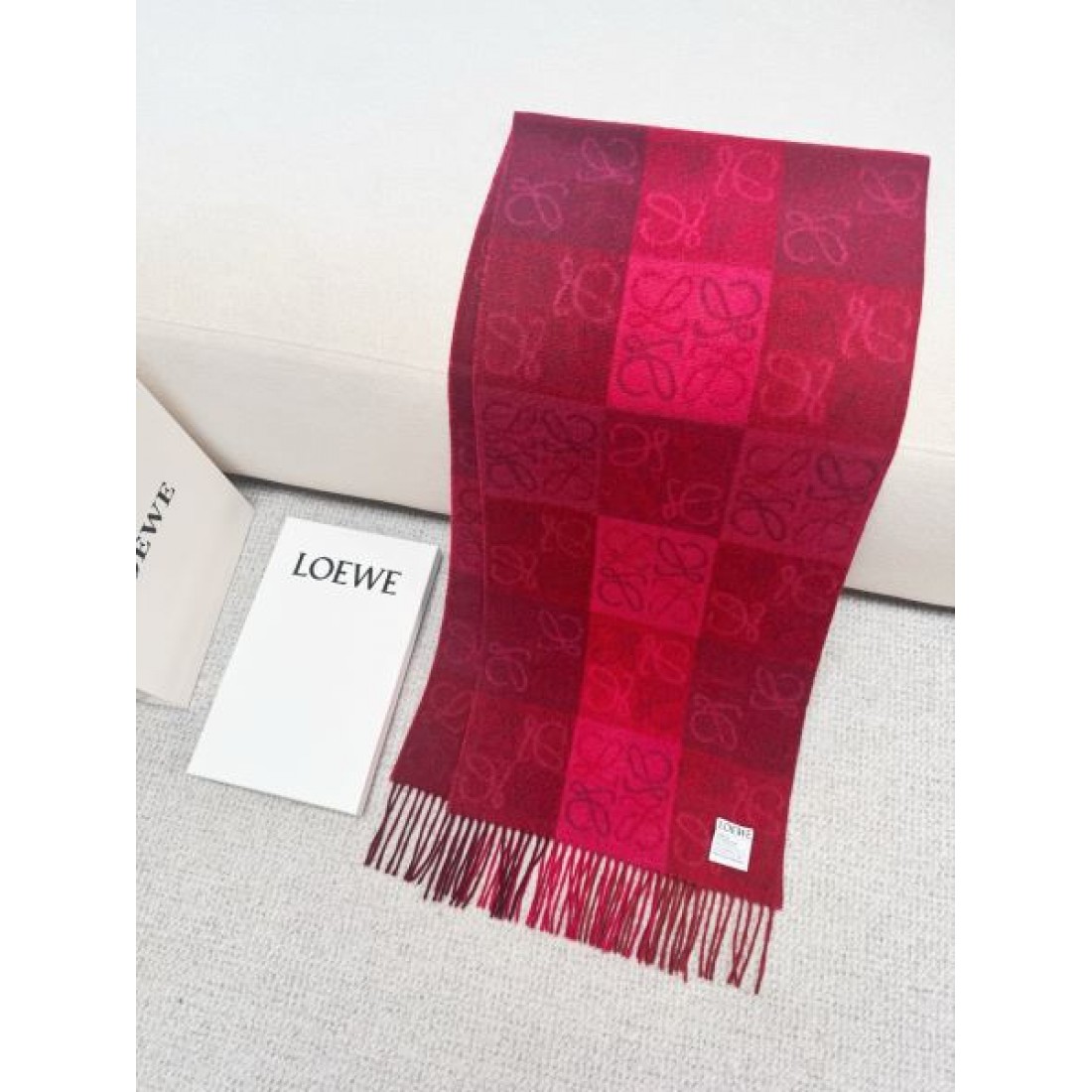 GUCCI おしゃれ 高級感 トレンド グッチ スーパーコピー スカーフ