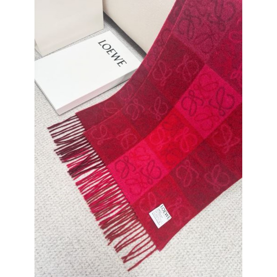 GUCCI おしゃれ 高級感 トレンド グッチ スーパーコピー スカーフ
