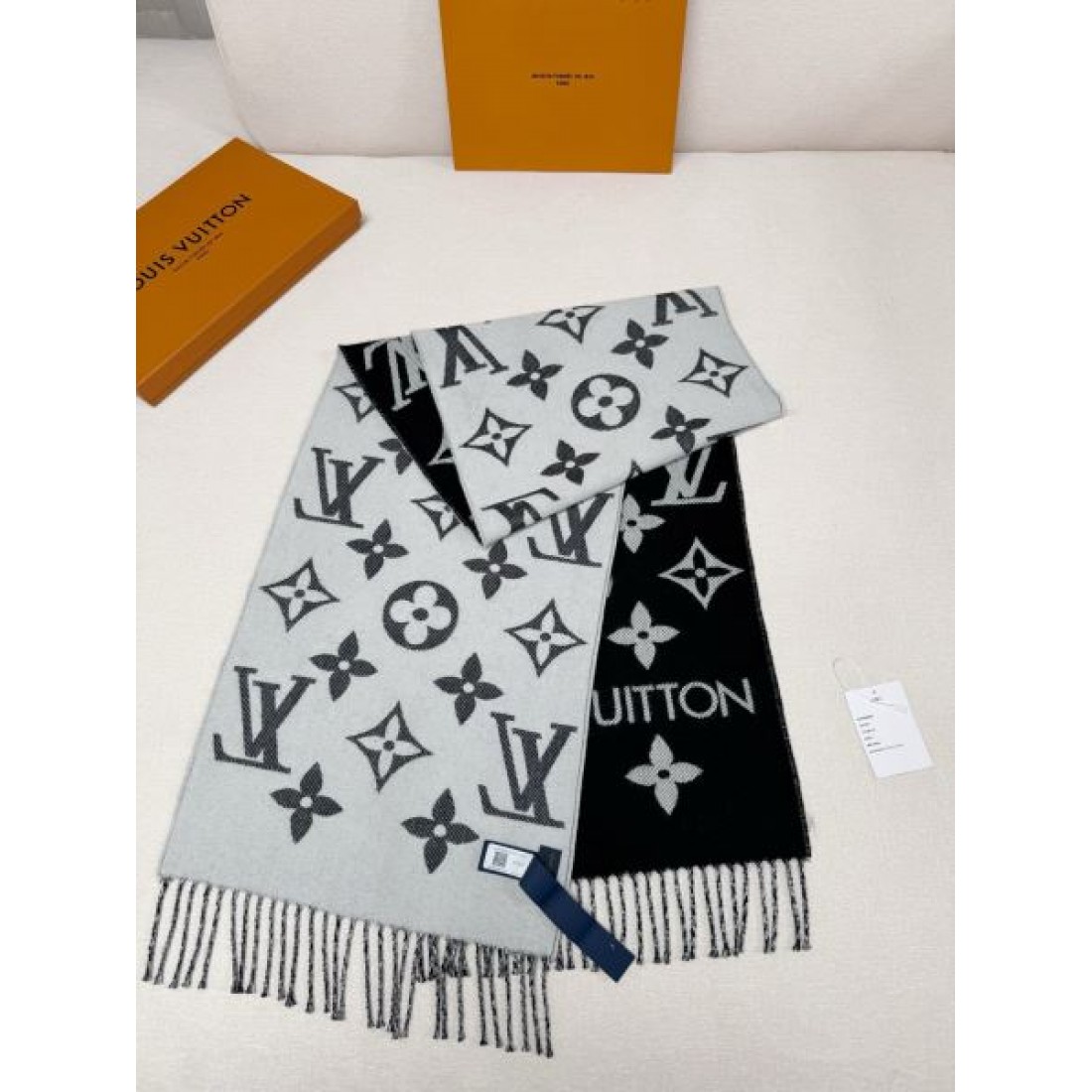 上品 洗練 LOUIS VUITTON ルイヴィトン コピー スカーフ 高級感 エレガント